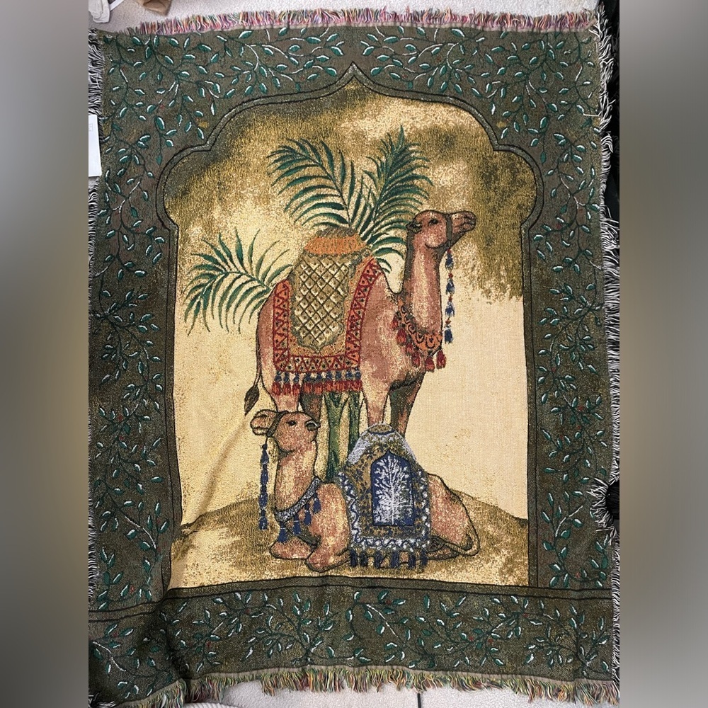 Decorative throw blanket - Picture 3 of 7